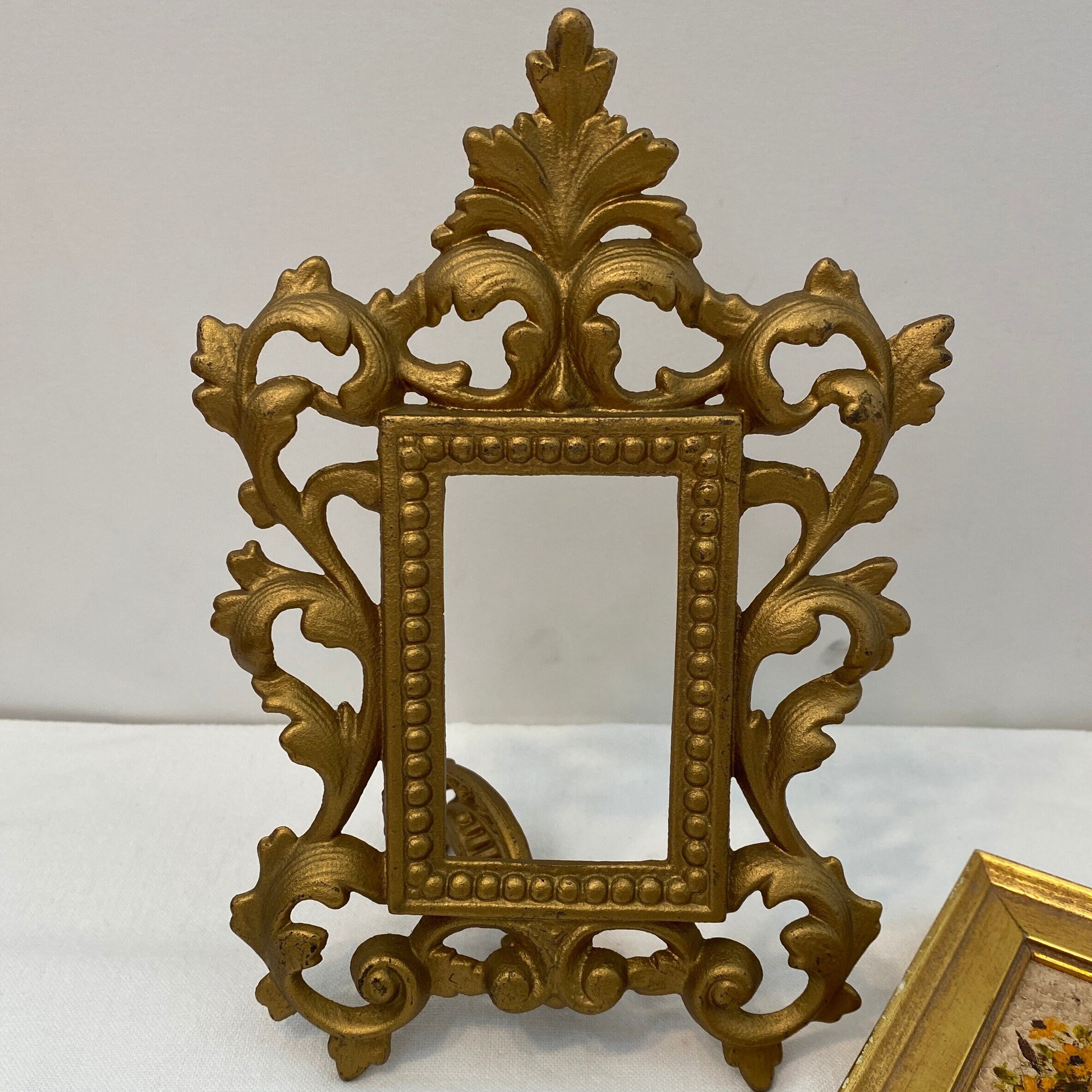 1890年 米国　アンティーク　 Vintage Victorian Gold Gilt Cast Iron Ornate Frame/ JM 54 - Etsy