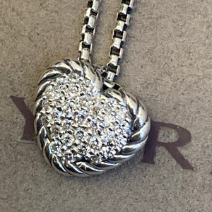 Wcześniej używany naszyjnik z diamentami David Yurman Heart z kolekcji Chatelaine