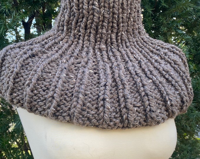 Hand Made Cowl, Neck Warmer, Highlander Knit, Knitted Bulky
