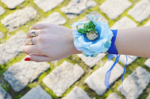 wrist corsage wedding flowers