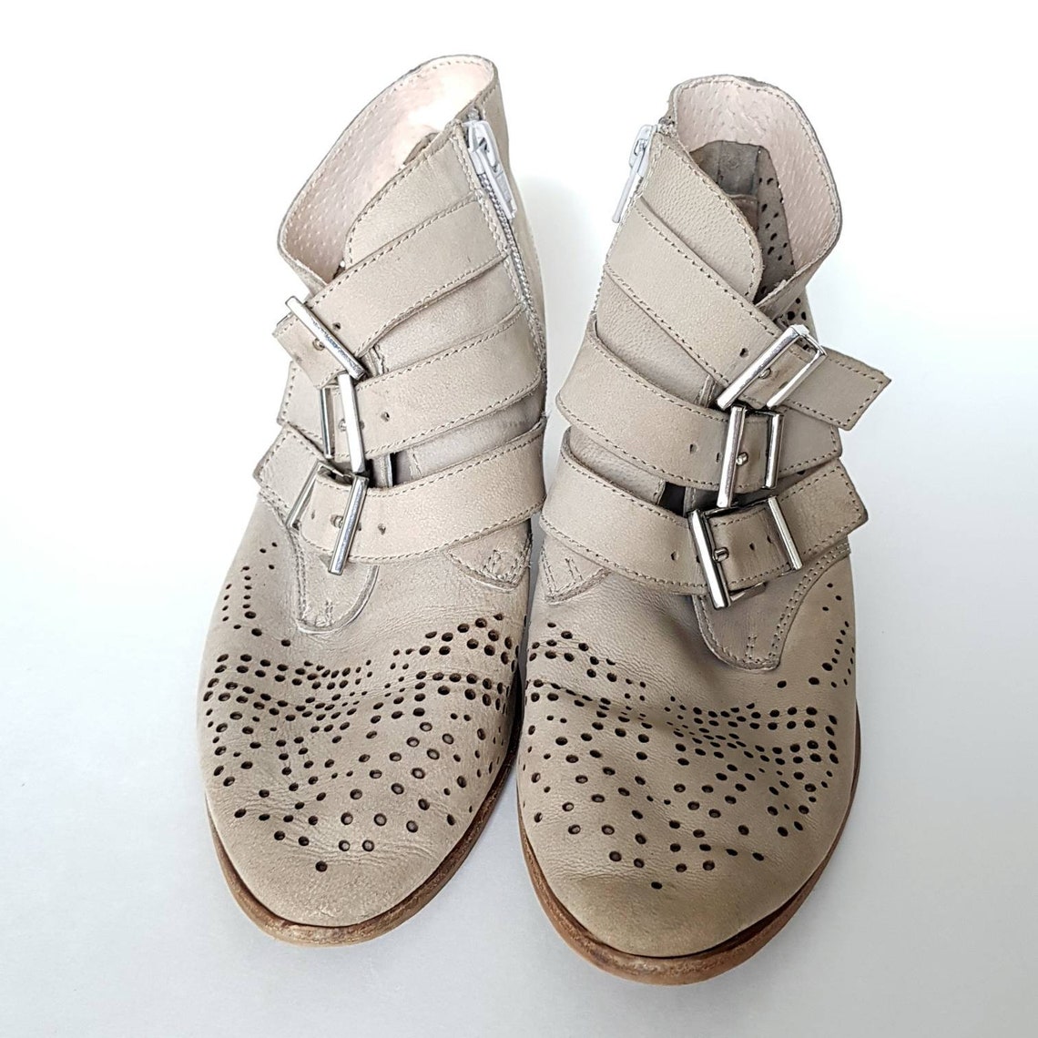 steve madden ollie suede booties