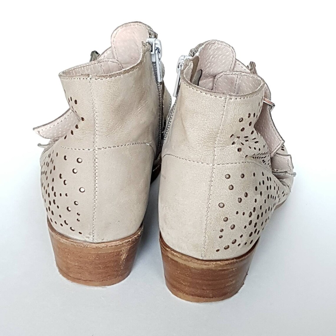 steve madden ollie suede booties