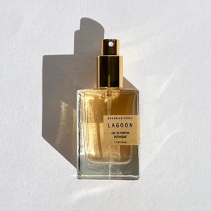 Lagoon Botanical Perfume Mist | Honeyed Oud, Lush & Seductive