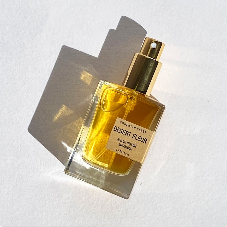 Desert Fleur Botanical Perfume Mist by Bohemian Rêves – warm, earthy fragrance with patchouli, rosewood, and vanilla flower.
