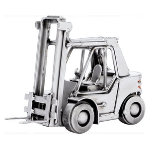 Gift tip: Metal forklift model from the Screw Man series
