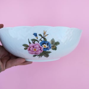 Bernardaud Limoges Porcelain Amelie Salad bowl Floral Design