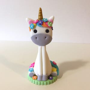 Topper de pastel de unicornio, topper de pastel de fondant, topper de pastel de cumpleaños, topper de cupcake, decoración de pasteles, suministros para pasteles, fondant de unicornio arco iris imagen 3