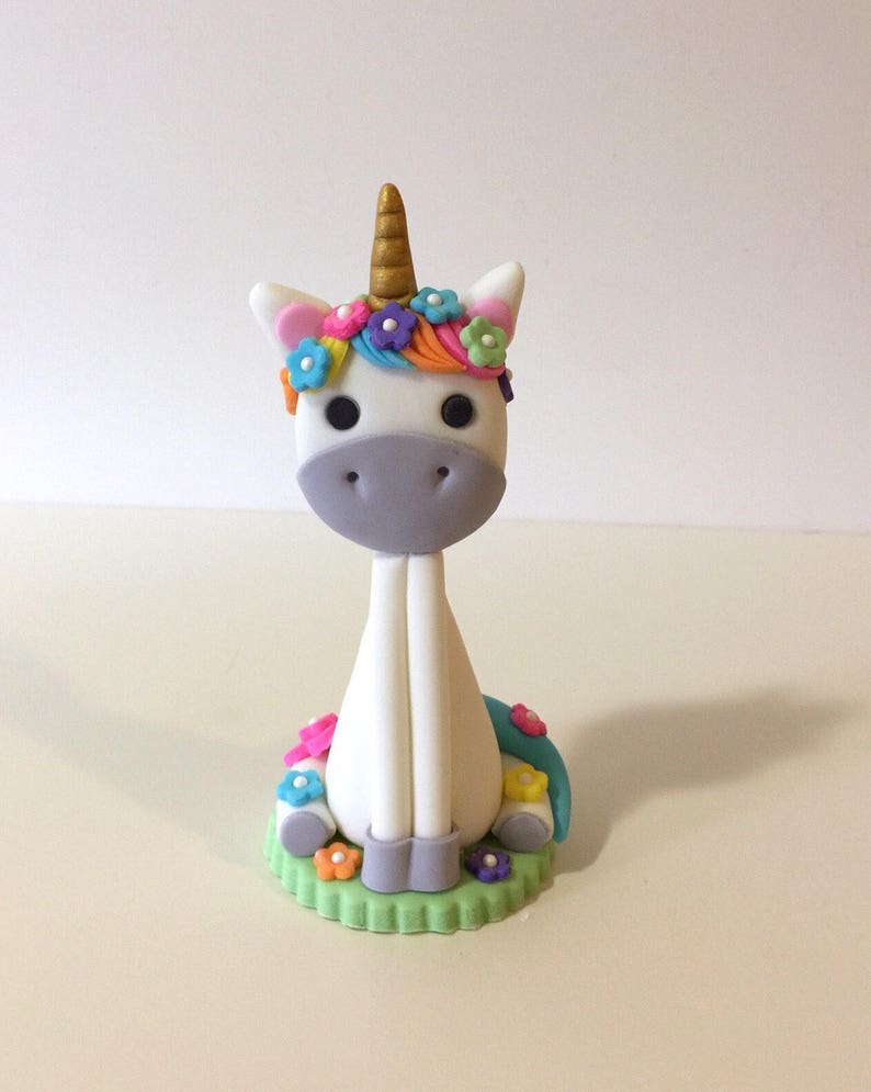 Topper de pastel de unicornio, topper de pastel de fondant, topper de pastel de cumpleaños, topper de cupcake, decoración de pasteles, suministros para pasteles, fondant de unicornio arco iris imagen 3