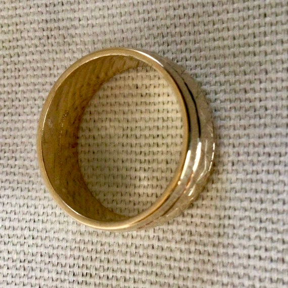 Vintage Wedding Band 14 Karat Yellow Gold - image 7