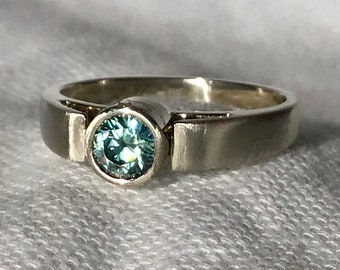 Blue Zircon Ring 14 karat White Gold