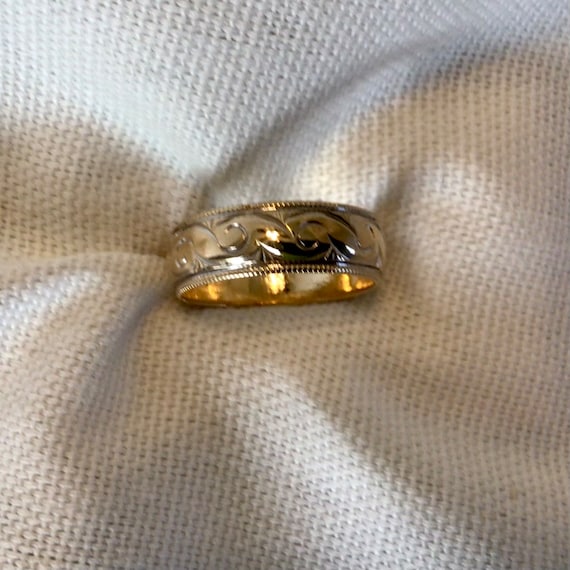 Vintage Pattern Wedding Band 10 Karat Yellow Gold - image 3