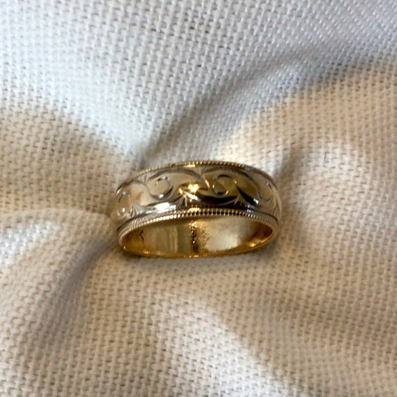 Vintage Pattern Wedding Band 10 Karat Yellow Gold - image 6