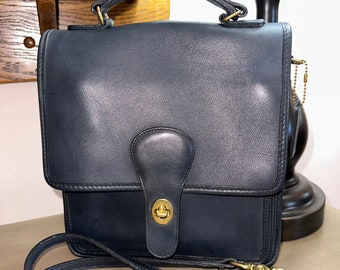 Vintage COACH Navy blue leather Station Messenger crossbody bag purse 5130 USA