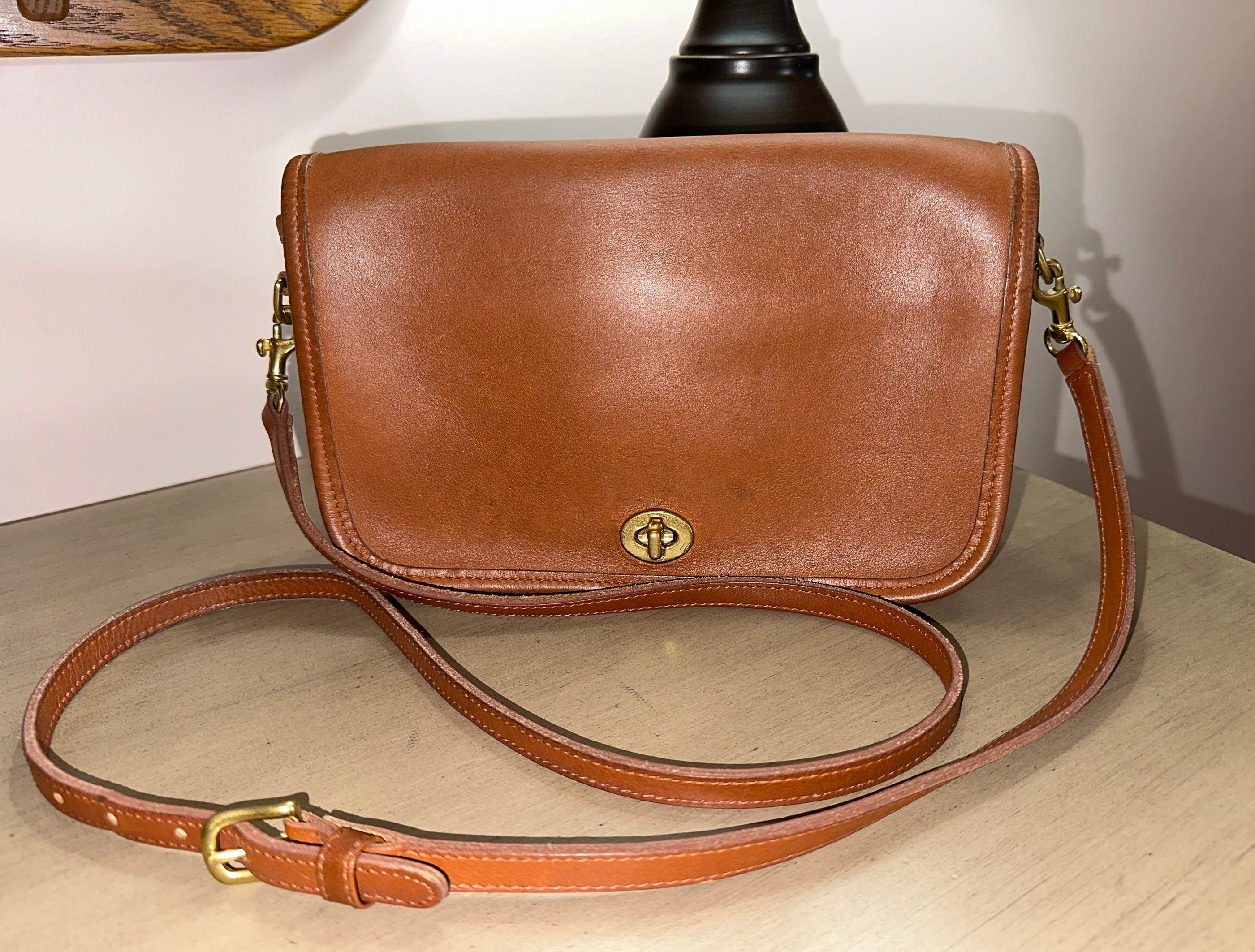 Vintage COACH Classic Pocket Purse British Tan Leather Vintage COACH Classic Pocket Purse British Tan Leather
