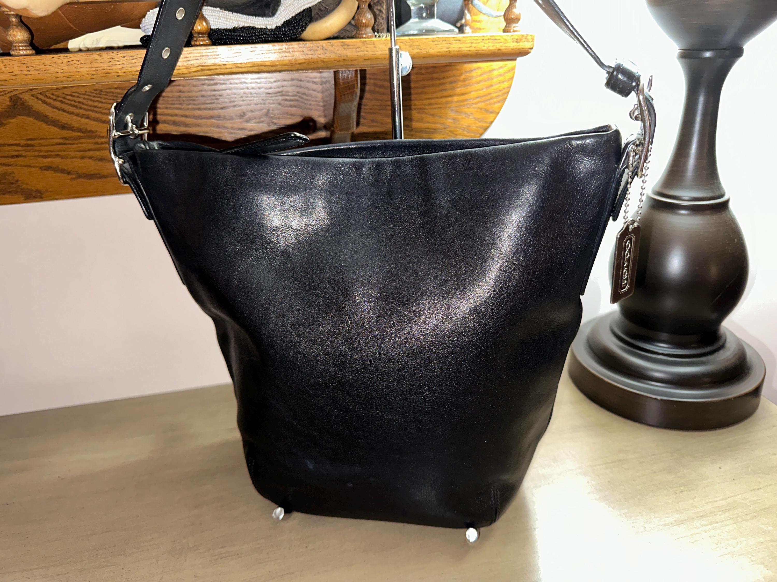 【本日限定★アメリカ製】VINTAGE COACH HAND BAG 5296 Coach Vintage 9966 Legacy Zip Shoulder Bag Black Glovetanned