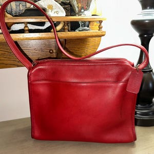 Vintage COACH Aero Pocket Zip Red Leather Shoulder Bag Purse 9052
