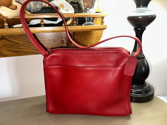 Vintage COACH Aero Pocket Zip Red Leather Shoulder Bag Purse 9052
