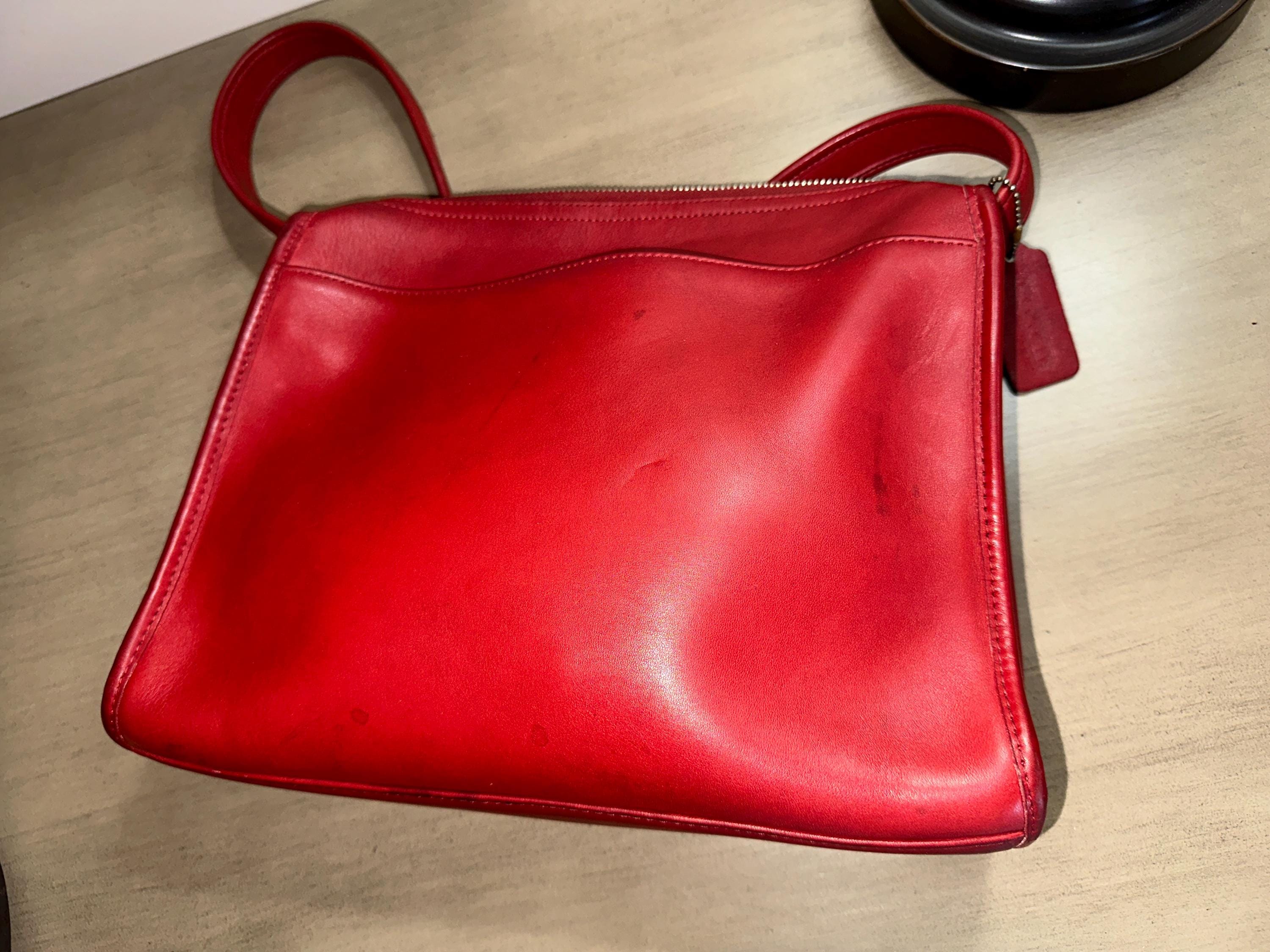 Vintage COACH Aero Pocket Zip Red Leather Shoulder Bag Purse 9052