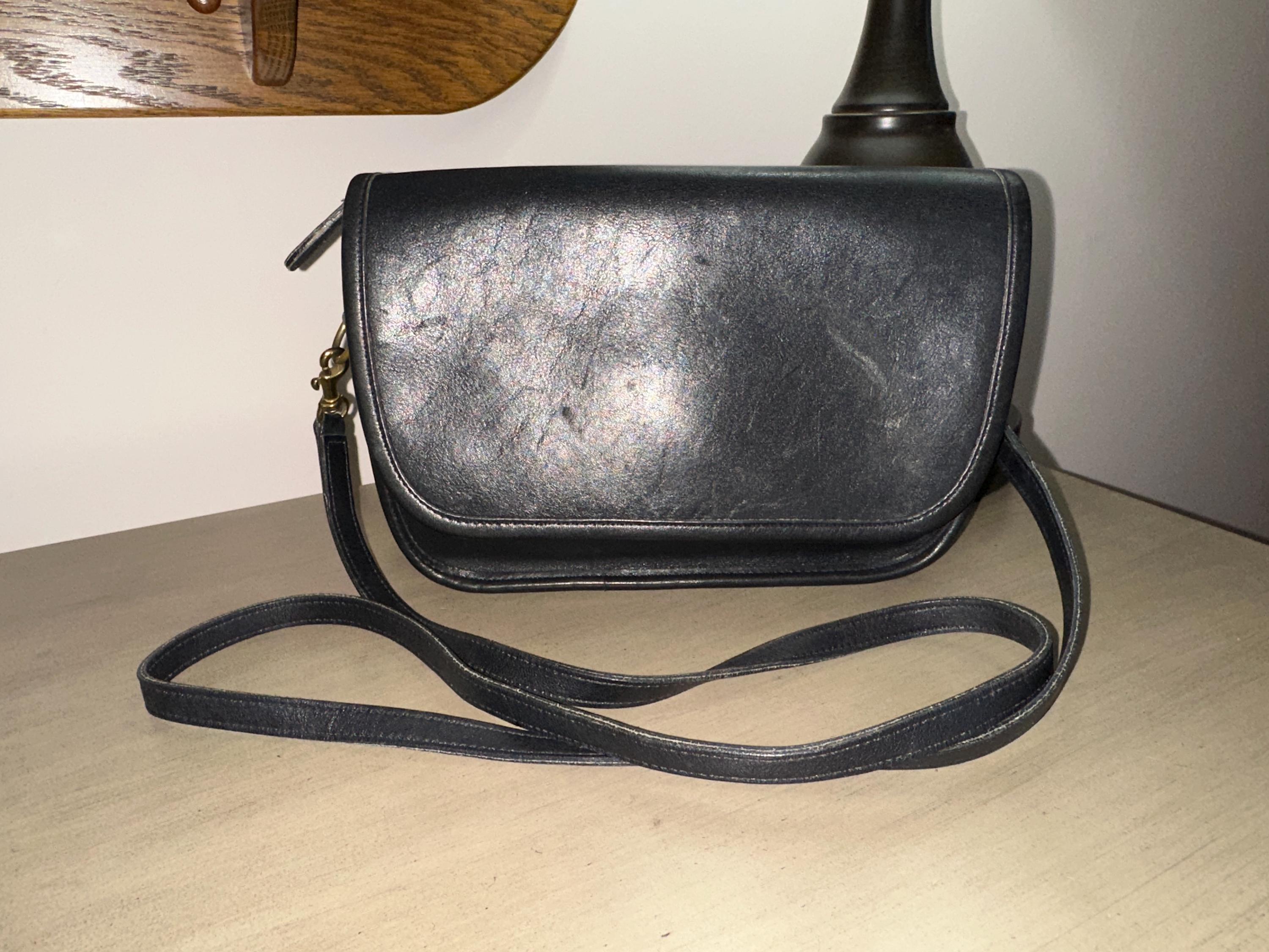 Vintage COACH Classic Black Leather Ritchie Crossbody Shoulder Bag