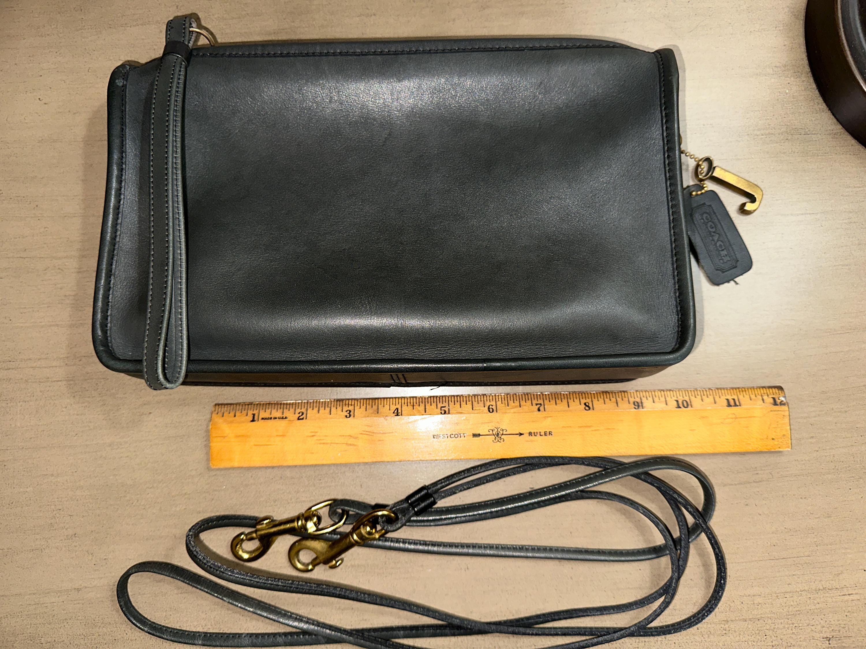 Vintage COACH Classic Basic Bag Black Leather Zip Top Clutch