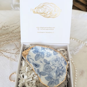 Chinoiserie Blue & White Oyster Shell Ring Dish, Handmade Decoupaged Trinket Dish, Beach Themed Wedding, Bridal Shower Gift image 9