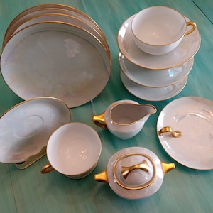 PEARL LUSTERWARE TEASET  Vintage Lusterware Tea Service,4Luncheon Plates 4Cups/Saucers,Creamer/Sugar,1 Finger Plate,16pc Tea Set