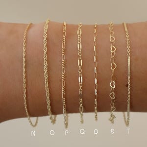 14 Karat Gold gefüllte wasserdichte Armbänder für sie · Minimalistischer Schmuck · Benutzerdefinierte Goldstapelketten · Brautjungferngeschenk · Armbandsets