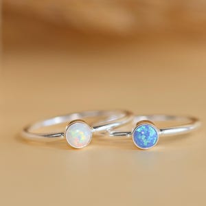Pierścionek z opalem ze srebra próby 925 · Prezent dla niej · Minimalistyczna biżuteria z turkusem · Pierścionek z opalem ognistym · Delikatny niebieski pierścionek dla kobiet · Wodoodporny