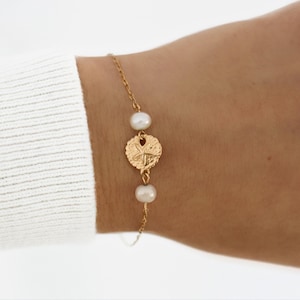 14k Gold Filled Sea Shell Bracelet with pearls ∙ Sand Dollar Charms ∙ Wedding Beach Jewelry ∙ Waterproof Bracelet ∙ gift for mom