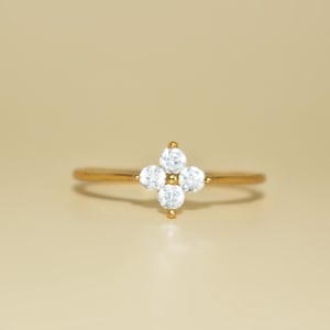 Flower Diamond Ring in Sterling Silver · 18k Gold Ring · Solitaire Ring · Minimalist Dainty Everyday Ring For Women · Floral Jewelry sc