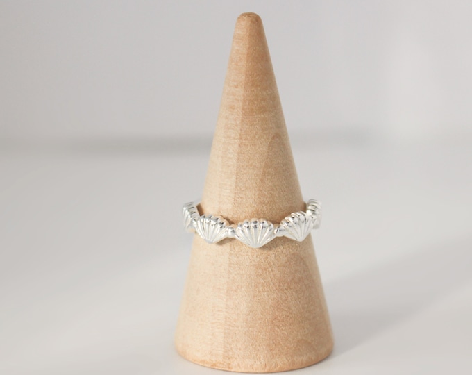 White - Handcrafted Seashell Ring (Adjustable) 27