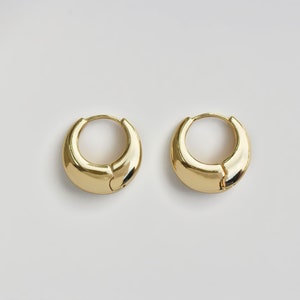 PURSA - Chunky Double Dipped 14kt Gold Hoops Earrings | 19mm | Minimalist Creoles | Golden Oval Huggies