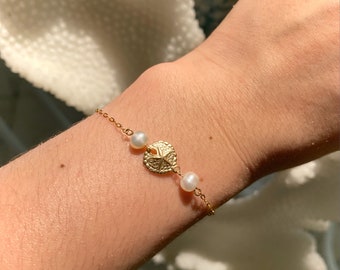 14k Gold Filled Sea Shell Bracelet with pearls ∙ Sand Dollar Charms ∙ Wedding Beach Jewelry ∙ Waterproof Bracelet