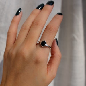 ONY Authentieke S925 Sterling zilveren ring Zwarte Agaat Verstelbare ring Ovale zwarte steen Stapelring 100% zilver afbeelding 4
