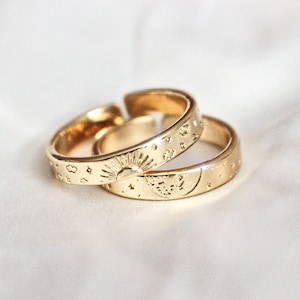 SILVER OR GOLD Sun and Moon Couple Rings ∙ 18K Gold Copper ∙ Adjustable Set of 2 Band Rings ∙ Engraved Stars ∙ Matching Rings