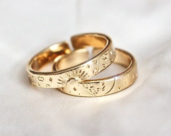 SILVER OR GOLD Sun and Moon Couple Rings ∙ 18K Gold Copper ∙ Adjustable Set of 2 Band Rings ∙ Engraved Stars ∙ Matching Rings