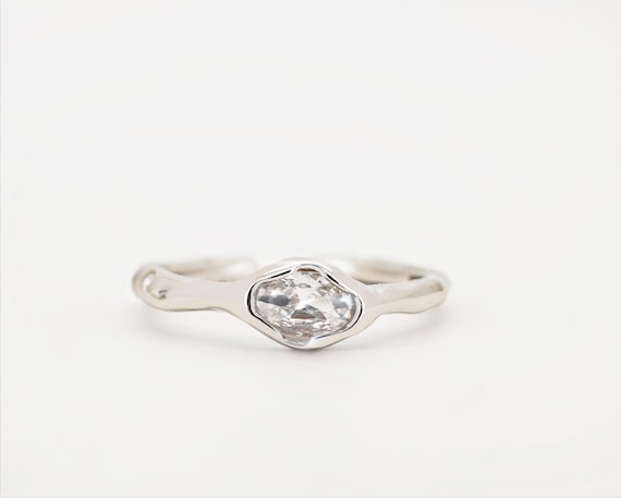 TRESOR - Waterproof ∙ Sparkling Zirconia Ring in 925 sterling silver ∙ Water Element Ring ∙ Adjustable Ring ∙ Silver Rings For Women