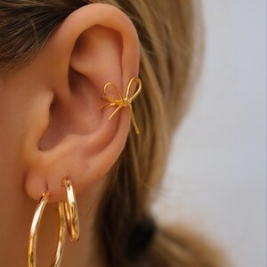 925 Sterling Silver Bow Ear Cuff ∙ Tiny Wire Cuff ∙ Fake Piercing ∙ Adjustable Earring ∙ Easy to Insert ∙ Bowknot Accessories ∙ No Piercing