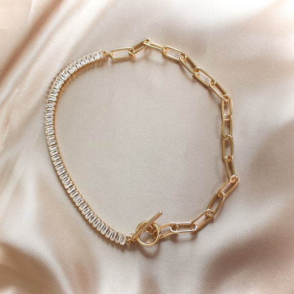 Demi-chaîne de tennis, demi-chaîne de trombone | Collier braguette style cristal | Collier audacieux pour femme | Attache toggle Baguette