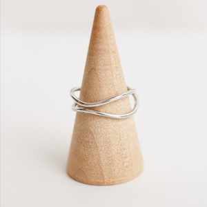 925 Sterling Silver Wavy Ring ∙ Dainty Interweaving Ring ∙ Water Resistant ∙ Adjustable Ring ∙ Double Layer ring ∙ Creation Megane Jewelry