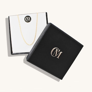 GESCHENKBOX HINZUFÜGEN - Juwel als Geschenk anzubieten · Verkauft mit einem Juwel Ihrer Wahl in unserem Shop · Word-Geschenkbox Wortzitat · Creation Megane