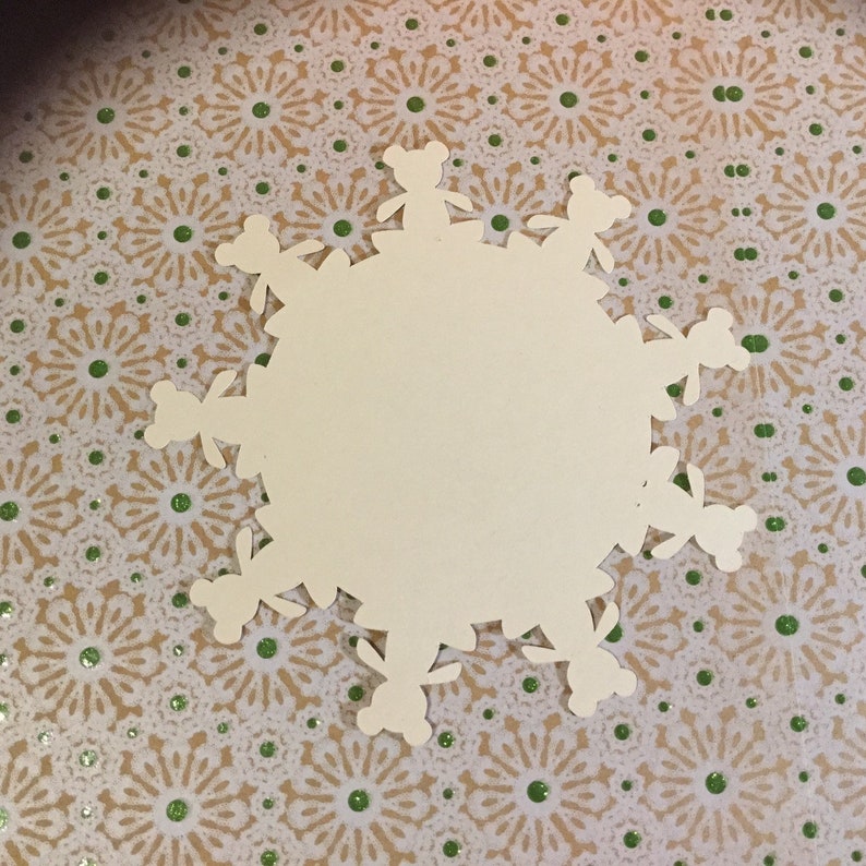 Set of 8 TEDDY BEAR PLACEMATS- 8.5\u201d Diameter Handmade Choice of two colors-Childs Birthday Party Theme.