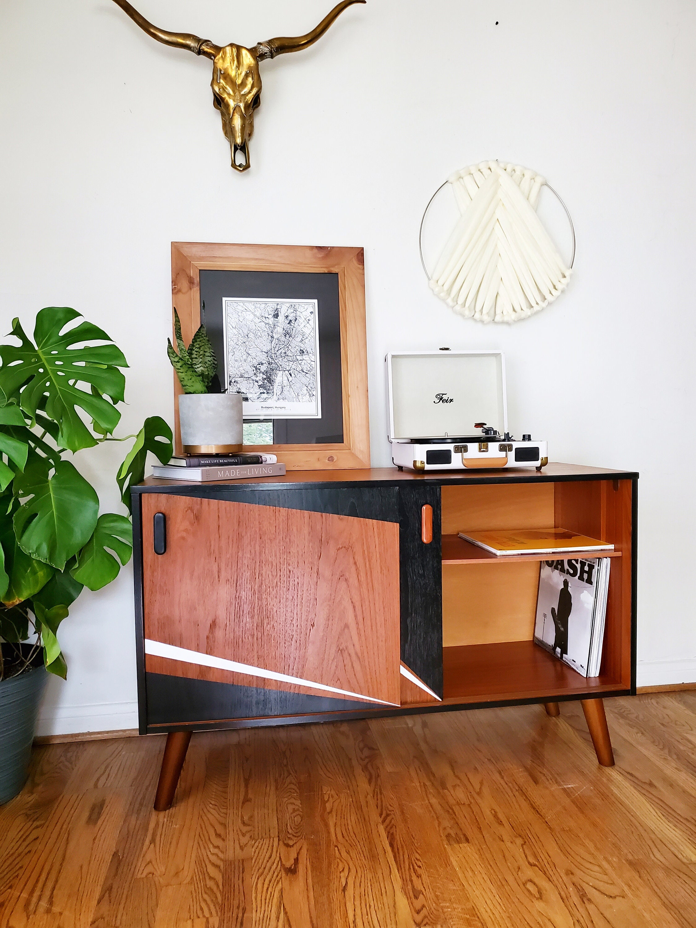 Gabinete moderno del soporte de teca danés de mediados del | Etsy