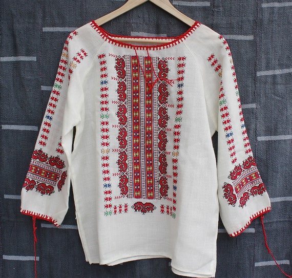Vintage Hand Embroidered European Peasant Blouse 1