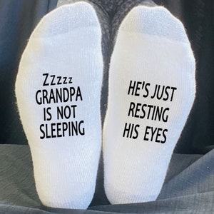 El abuelo no está durmiendo, solo está descansando la vista, Día del Padre, ¡Bolsa de regalo GRATIS!, Papá, Tío Calcetines Divertidos, Papá, Novedad,
