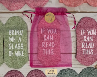 Wine Socks / 50% off SALE / 21st Birthday Gift Ideas / If You Can Read This Bring Me A Glass Of Wine / Gifts for Wine Lovers
