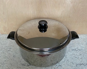 Cutco pot with lid