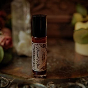 Dragon's Blood Crystal Infused Perfume Oil Roll On | Protection Oil | Strengthen Spells | Red Garnet Crystal Ritual Oil | Anointing Oil zdjęcie 3