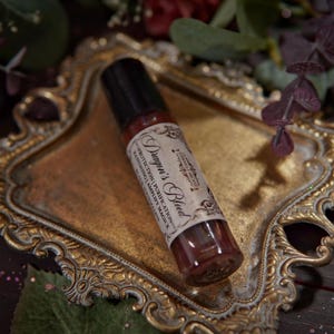 Dragon's Blood Crystal Infused Perfume Oil Roll On | Protection Oil | Strengthen Spells | Red Garnet Crystal Ritual Oil | Anointing Oil zdjęcie 6