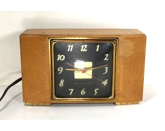 General Electric Vintage Art Deco Style Wooden Electric Desk Clock - Model 3H176